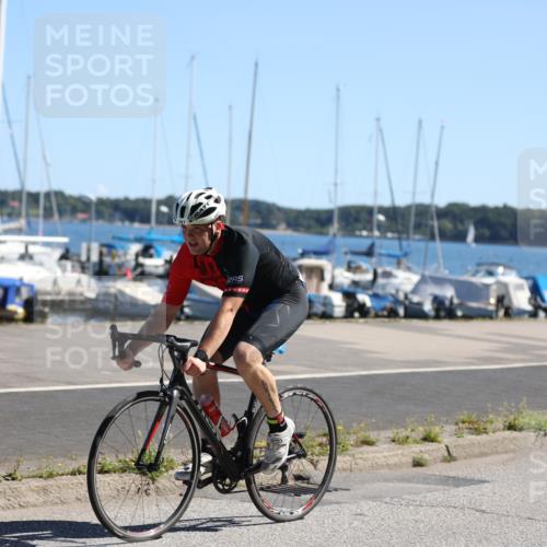 17.08.2025 - KN Förde Triathlon 2025 Yannick Fuchs http://msf.ph/oto/8626095 17.08.2025 12:57:34 Radfahren 357, 397, 423, 427, 529, 544, 357 meine-sportfotos.de