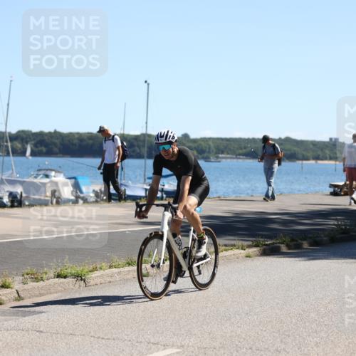 17.08.2025 - KN Förde Triathlon 2025 Yannick Fuchs http://msf.ph/oto/8626112 17.08.2025 12:57:46 Radfahren 415, 427, 490, 492, 532, 548, 423, 427, 529, 544 meine-sportfotos.de
