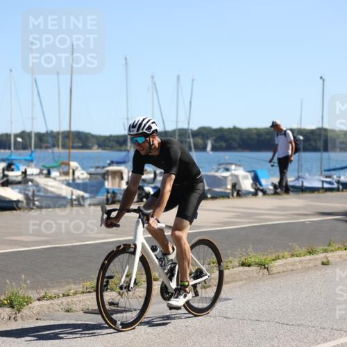 17.08.2025 - KN Förde Triathlon 2025 Yannick Fuchs http://msf.ph/oto/8626114 17.08.2025 12:57:46 Radfahren 415, 427, 490, 492, 532, 548, 423, 427, 529, 544 meine-sportfotos.de
