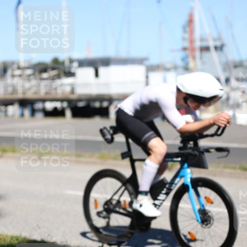 17.08.2025 - KN Förde Triathlon 2025 Yannick Fuchs http://msf.ph/oto/8626264 17.08.2025 13:01:21 Radfahren 425, 428, 446, 454, 457, 473, 511, 517, 524, 434, 440 meine-sportfotos.de