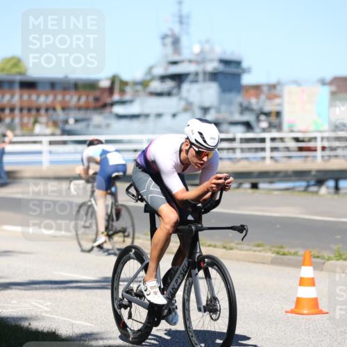 17.08.2025 - KN Förde Triathlon 2025 Yannick Fuchs http://msf.ph/oto/8626337 17.08.2025 13:02:14 Radfahren 404, 418, 460, 467, 512, 523, 546, 402, 516, 522, 527 meine-sportfotos.de