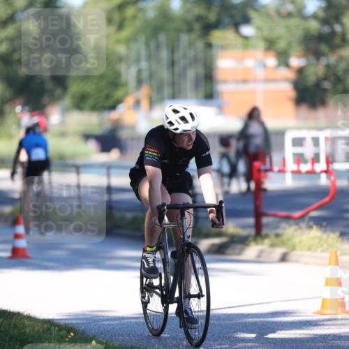 17.08.2025 - KN Förde Triathlon 2025 Yannick Fuchs http://msf.ph/oto/8626370 17.08.2025 13:02:45 Radfahren 434, 469, 484, 430 meine-sportfotos.de
