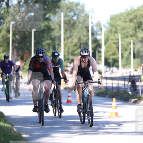 17.08.2025 - KN Förde Triathlon 2025 Yannick Fuchs http://msf.ph/oto/8626403 17.08.2025 13:03:09 Radfahren 398, 435, 437, 448, 464, 494, 509, 514, 515, 520, 524, 549, 446, 473, 517 meine-sportfotos.de