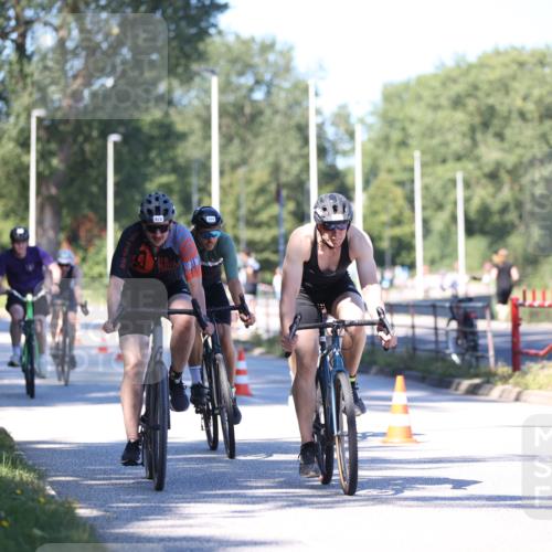 17.08.2025 - KN Förde Triathlon 2025 Yannick Fuchs http://msf.ph/oto/8626404 17.08.2025 13:03:09 Radfahren 398, 435, 437, 448, 464, 494, 509, 514, 515, 520, 524, 549, 446, 473, 517 meine-sportfotos.de