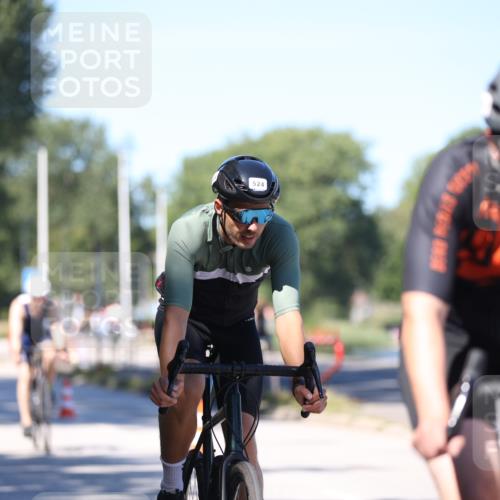 17.08.2025 - KN Förde Triathlon 2025 Yannick Fuchs http://msf.ph/oto/8626408 17.08.2025 13:03:11 Radfahren 398, 435, 437, 448, 464, 475, 494, 514, 515, 520, 524, 549, 435, 473, 509, 517 meine-sportfotos.de