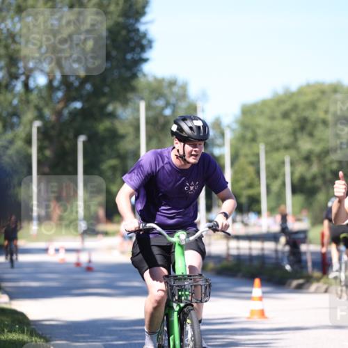 17.08.2025 - KN Förde Triathlon 2025 Yannick Fuchs http://msf.ph/oto/8626412 17.08.2025 13:03:13 Radfahren 398, 437, 448, 464, 475, 494, 514, 515, 520, 524, 549, 435, 473, 509, 517, 549 meine-sportfotos.de