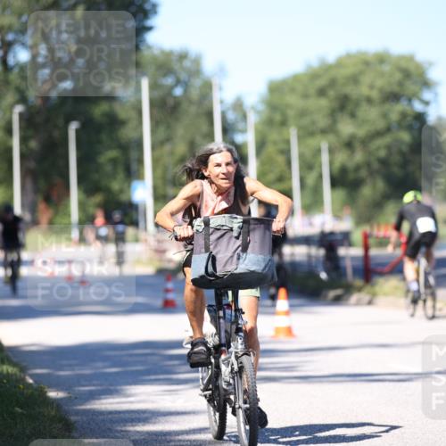 17.08.2025 - KN Förde Triathlon 2025 Yannick Fuchs http://msf.ph/oto/8626421 17.08.2025 13:03:18 Radfahren 448, 475, 481, 518, 398, 437, 464, 494, 514, 515, 520, 524, 549 meine-sportfotos.de