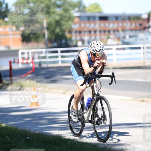 17.08.2025 - KN Förde Triathlon 2025 Yannick Fuchs http://msf.ph/oto/8626463 17.08.2025 13:03:51 Radfahren 401, 409, 411, 412, 460, 461, 467, 402, 476 meine-sportfotos.de