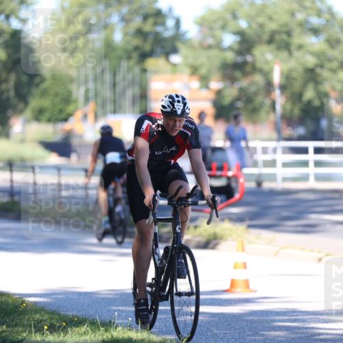 17.08.2025 - KN Förde Triathlon 2025 Yannick Fuchs http://msf.ph/oto/8626615 17.08.2025 13:05:44 Radfahren 412, 513, 533, 406, 491, 501 meine-sportfotos.de