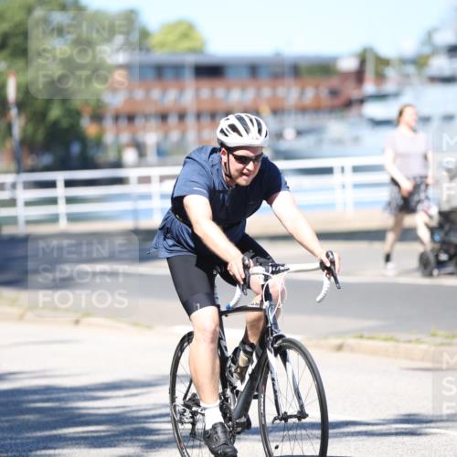 17.08.2025 - KN Förde Triathlon 2025 Yannick Fuchs http://msf.ph/oto/8626637 17.08.2025 13:05:58 Radfahren 421, 436, 453, 455, 483, 487, 500, 548, 533 meine-sportfotos.de