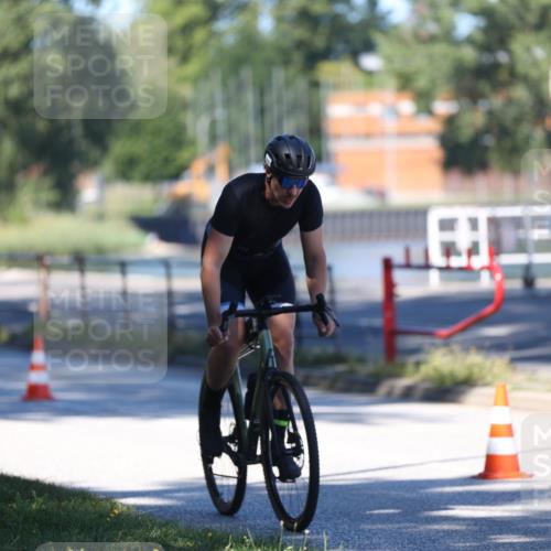 17.08.2025 - KN Förde Triathlon 2025 Yannick Fuchs http://msf.ph/oto/8626721 17.08.2025 13:07:00 Radfahren 427, 443, 459, 501, 532, 415, 426 meine-sportfotos.de