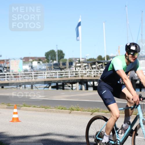 17.08.2025 - KN Förde Triathlon 2025 Yannick Fuchs http://msf.ph/oto/8626847 17.08.2025 13:08:17 Radfahren 357, 407, 413, 417, 439, 482, 486, 505, 506, 507, 544, 417, 431, 441, 525, 540 meine-sportfotos.de