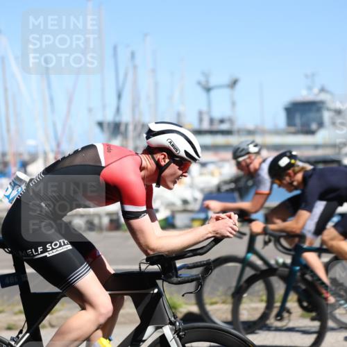 17.08.2025 - KN Förde Triathlon 2025 Yannick Fuchs http://msf.ph/oto/8626884 17.08.2025 13:08:54 Radfahren 404, 423, 424, 438, 442, 445, 466, 508, 541, 433 meine-sportfotos.de