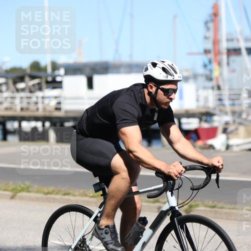 17.08.2025 - KN Förde Triathlon 2025 Yannick Fuchs http://msf.ph/oto/8626932 17.08.2025 13:09:35 Radfahren 431, 456, 457, 496, 519, 397 meine-sportfotos.de