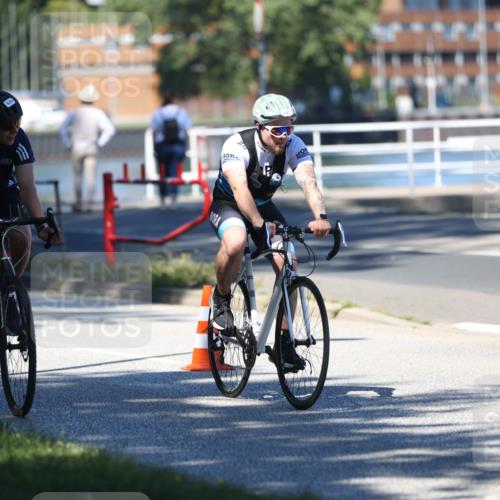 17.08.2025 - KN Förde Triathlon 2025 Yannick Fuchs http://msf.ph/oto/8626964 17.08.2025 13:09:54 Radfahren 416, 439, 472, 477, 502, 511, 525, 539, 540, 441, 526 meine-sportfotos.de
