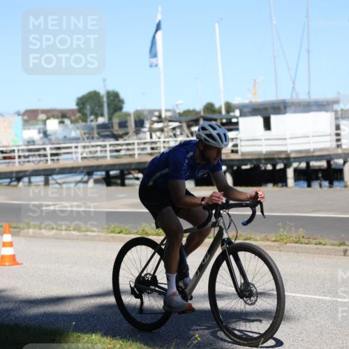 17.08.2025 - KN Förde Triathlon 2025 Yannick Fuchs http://msf.ph/oto/8626979 17.08.2025 13:09:58 Radfahren 428, 447, 477, 502, 511, 525, 539, 540, 416, 439, 472 meine-sportfotos.de