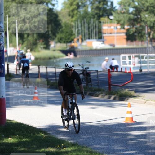 17.08.2025 - KN Förde Triathlon 2025 Yannick Fuchs http://msf.ph/oto/8627037 17.08.2025 13:11:43 Radfahren 450, 464, 484, 511, 516, 524, 461 meine-sportfotos.de