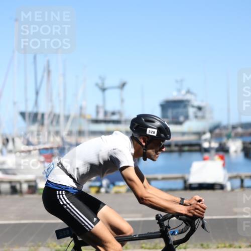 17.08.2025 - KN Förde Triathlon 2025 Yannick Fuchs http://msf.ph/oto/8627076 17.08.2025 13:12:17 Radfahren 398, 434, 471, 481, 528, 542, 546, 418, 458 meine-sportfotos.de