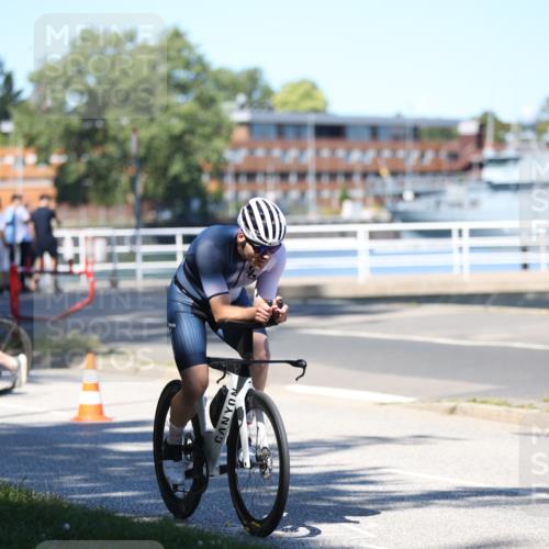 17.08.2025 - KN Förde Triathlon 2025 Yannick Fuchs http://msf.ph/oto/8627096 17.08.2025 13:12:33 Radfahren 437, 546 meine-sportfotos.de