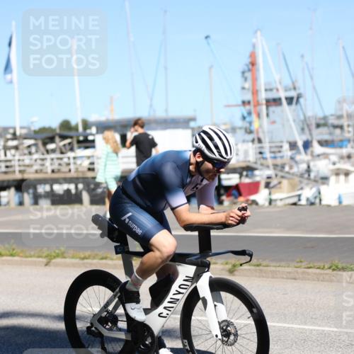 17.08.2025 - KN Förde Triathlon 2025 Yannick Fuchs http://msf.ph/oto/8627098 17.08.2025 13:12:33 Radfahren 437, 546 meine-sportfotos.de