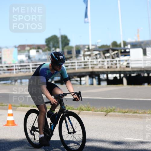 17.08.2025 - KN Förde Triathlon 2025 Yannick Fuchs http://msf.ph/oto/8627101 17.08.2025 13:12:43 Radfahren 401, 452, 473, 475, 494, 512, 437 meine-sportfotos.de