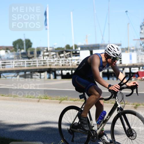 17.08.2025 - KN Förde Triathlon 2025 Yannick Fuchs http://msf.ph/oto/8627119 17.08.2025 13:12:51 Radfahren 395, 401, 406, 411, 435, 446, 452, 460, 509, 512, 517, 535, 473, 475, 494 meine-sportfotos.de