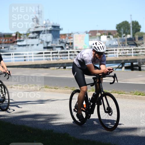17.08.2025 - KN Förde Triathlon 2025 Yannick Fuchs http://msf.ph/oto/8627128 17.08.2025 13:12:59 Radfahren 395, 402, 411, 435, 446, 460, 467, 469, 517, 520, 527, 535, 401, 406, 452, 509 meine-sportfotos.de