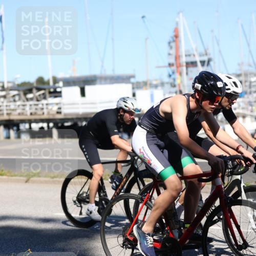 17.08.2025 - KN Förde Triathlon 2025 Yannick Fuchs http://msf.ph/oto/8627132 17.08.2025 13:13:00 Radfahren 395, 402, 411, 435, 446, 460, 461, 467, 469, 517, 520, 527, 535, 401, 406, 509, 535 meine-sportfotos.de