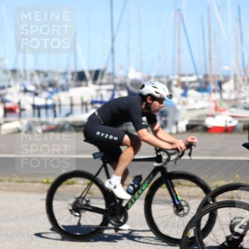 17.08.2025 - KN Förde Triathlon 2025 Yannick Fuchs http://msf.ph/oto/8627134 17.08.2025 13:13:00 Radfahren 395, 402, 411, 435, 446, 460, 461, 467, 469, 517, 520, 527, 535, 401, 406, 509, 535 meine-sportfotos.de