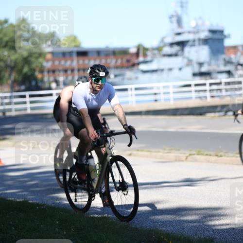 17.08.2025 - KN Förde Triathlon 2025 Yannick Fuchs http://msf.ph/oto/8627144 17.08.2025 13:13:04 Radfahren 402, 461, 467, 469, 520, 527, 395, 406, 411, 435, 446, 460, 469, 517, 535 meine-sportfotos.de