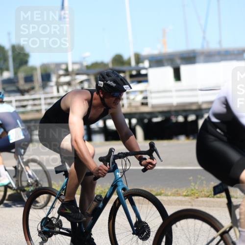 17.08.2025 - KN Förde Triathlon 2025 Yannick Fuchs http://msf.ph/oto/8627145 17.08.2025 13:13:05 Radfahren 402, 461, 467, 520, 527, 549, 395, 402, 411, 435, 446, 460, 467, 469, 517, 535 meine-sportfotos.de