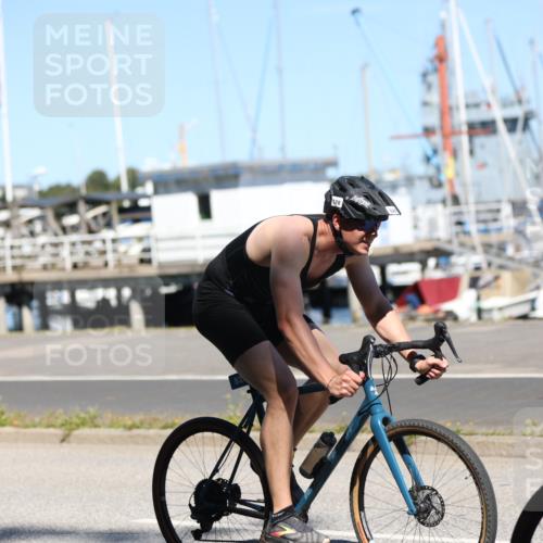 17.08.2025 - KN Förde Triathlon 2025 Yannick Fuchs http://msf.ph/oto/8627146 17.08.2025 13:13:05 Radfahren 402, 461, 467, 520, 527, 549, 395, 402, 411, 435, 446, 460, 467, 469, 517, 535 meine-sportfotos.de