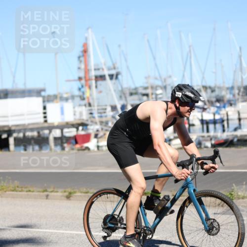 17.08.2025 - KN Förde Triathlon 2025 Yannick Fuchs http://msf.ph/oto/8627147 17.08.2025 13:13:05 Radfahren 402, 461, 467, 520, 527, 549, 395, 402, 411, 435, 446, 460, 467, 469, 517, 535 meine-sportfotos.de