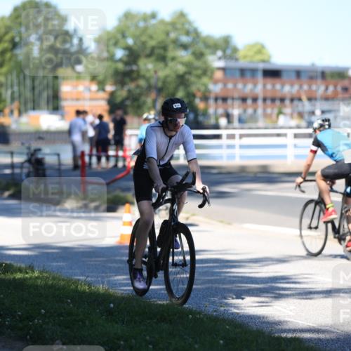 17.08.2025 - KN Förde Triathlon 2025 Yannick Fuchs http://msf.ph/oto/8627160 17.08.2025 13:13:23 Radfahren 409, 492, 510, 430, 478, 549 meine-sportfotos.de