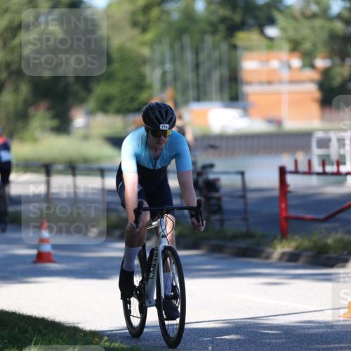 17.08.2025 - KN Förde Triathlon 2025 Yannick Fuchs http://msf.ph/oto/8627299 17.08.2025 13:16:07 Radfahren 421, 453, 455, 466, 479, 518, 533, 548, 413, 462 meine-sportfotos.de