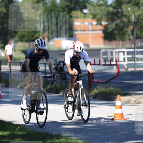 17.08.2025 - KN Förde Triathlon 2025 Yannick Fuchs http://msf.ph/oto/8627404 17.08.2025 13:17:59 Radfahren 420, 459, 479, 397, 421, 427, 455, 479, 532, 548 meine-sportfotos.de