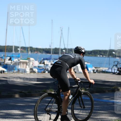17.08.2025 - KN Förde Triathlon 2025 Yannick Fuchs http://msf.ph/oto/8627422 17.08.2025 13:18:10 Radfahren 454, 504, 507, 420, 459 meine-sportfotos.de