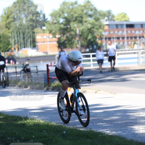 17.08.2025 - KN Förde Triathlon 2025 Yannick Fuchs http://msf.ph/oto/8627459 17.08.2025 13:18:42 Radfahren 425, 428, 431, 442, 445, 472, 495, 541, 440, 495, 526 meine-sportfotos.de