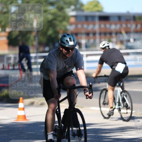 17.08.2025 - KN Förde Triathlon 2025 Yannick Fuchs http://msf.ph/oto/8627491 17.08.2025 13:19:12 Radfahren 423, 426, 433, 439, 529, 423, 447, 496, 525 meine-sportfotos.de