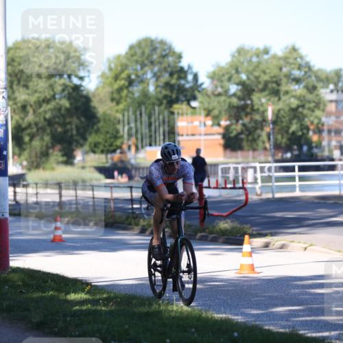 17.08.2025 - KN Förde Triathlon 2025 Yannick Fuchs http://msf.ph/oto/8627550 17.08.2025 13:20:26 Radfahren 411, 437, 442, 456, 460, 467, 486, 522, 541, 434, 526 meine-sportfotos.de