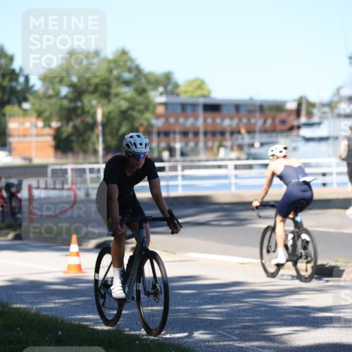17.08.2025 - KN Förde Triathlon 2025 Yannick Fuchs http://msf.ph/oto/8627627 17.08.2025 13:26:37 Radfahren 507, 513, 547, 462 meine-sportfotos.de