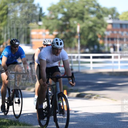 17.08.2025 - KN Förde Triathlon 2025 Yannick Fuchs http://msf.ph/oto/8627693 17.08.2025 13:27:56 Radfahren 397, 421, 436, 455, 478, 491, 536, 436, 448, 465, 529, 531 meine-sportfotos.de
