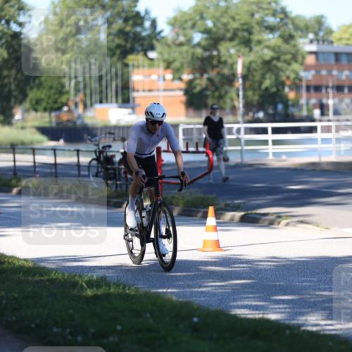 17.08.2025 - KN Förde Triathlon 2025 Yannick Fuchs http://msf.ph/oto/8627763 17.08.2025 13:29:26 Radfahren 480, 502, 529, 534 meine-sportfotos.de