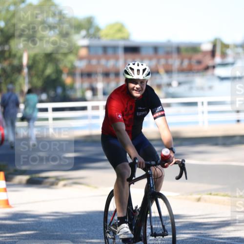 17.08.2025 - KN Förde Triathlon 2025 Yannick Fuchs http://msf.ph/oto/8627772 17.08.2025 13:29:40 Radfahren 397, 534 meine-sportfotos.de
