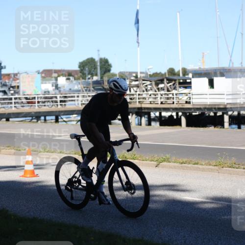 17.08.2025 - KN Förde Triathlon 2025 Yannick Fuchs http://msf.ph/oto/8627914 17.08.2025 13:32:49 Radfahren 477, 486, 511, 542, 496 meine-sportfotos.de