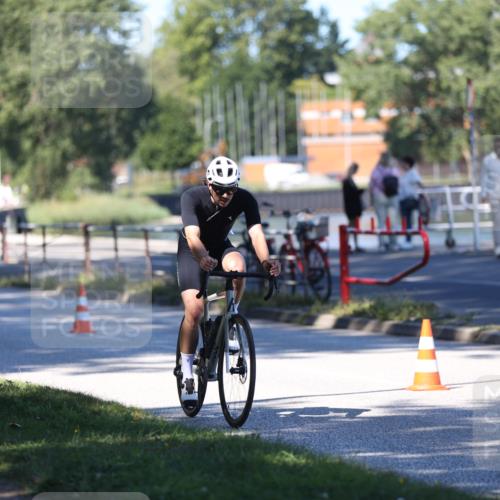 17.08.2025 - KN Förde Triathlon 2025 Yannick Fuchs http://msf.ph/oto/8627925 17.08.2025 13:33:13 Radfahren 484, 514, 517, 524, 527 meine-sportfotos.de