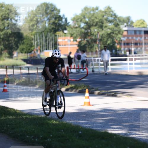 17.08.2025 - KN Förde Triathlon 2025 Yannick Fuchs http://msf.ph/oto/8627926 17.08.2025 13:33:13 Radfahren 484, 514, 517, 524, 527 meine-sportfotos.de