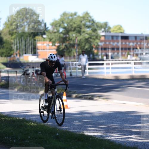 17.08.2025 - KN Förde Triathlon 2025 Yannick Fuchs http://msf.ph/oto/8627927 17.08.2025 13:33:13 Radfahren 484, 514, 517, 524, 527 meine-sportfotos.de