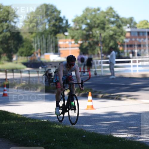17.08.2025 - KN Förde Triathlon 2025 Yannick Fuchs http://msf.ph/oto/8627946 17.08.2025 13:34:01 Radfahren 494, 510, 512 meine-sportfotos.de