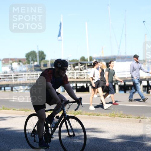 17.08.2025 - KN Förde Triathlon 2025 Yannick Fuchs http://msf.ph/oto/8627984 17.08.2025 13:34:30 Radfahren 410, 438, 535, 542, 535, 549 meine-sportfotos.de